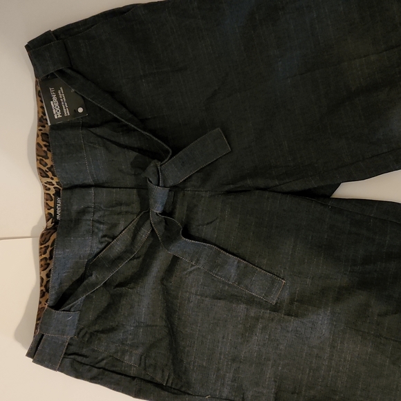 Avenue Plus Stretch Belted Mordern Fit Capri New With Tags - Picture 2 of 8